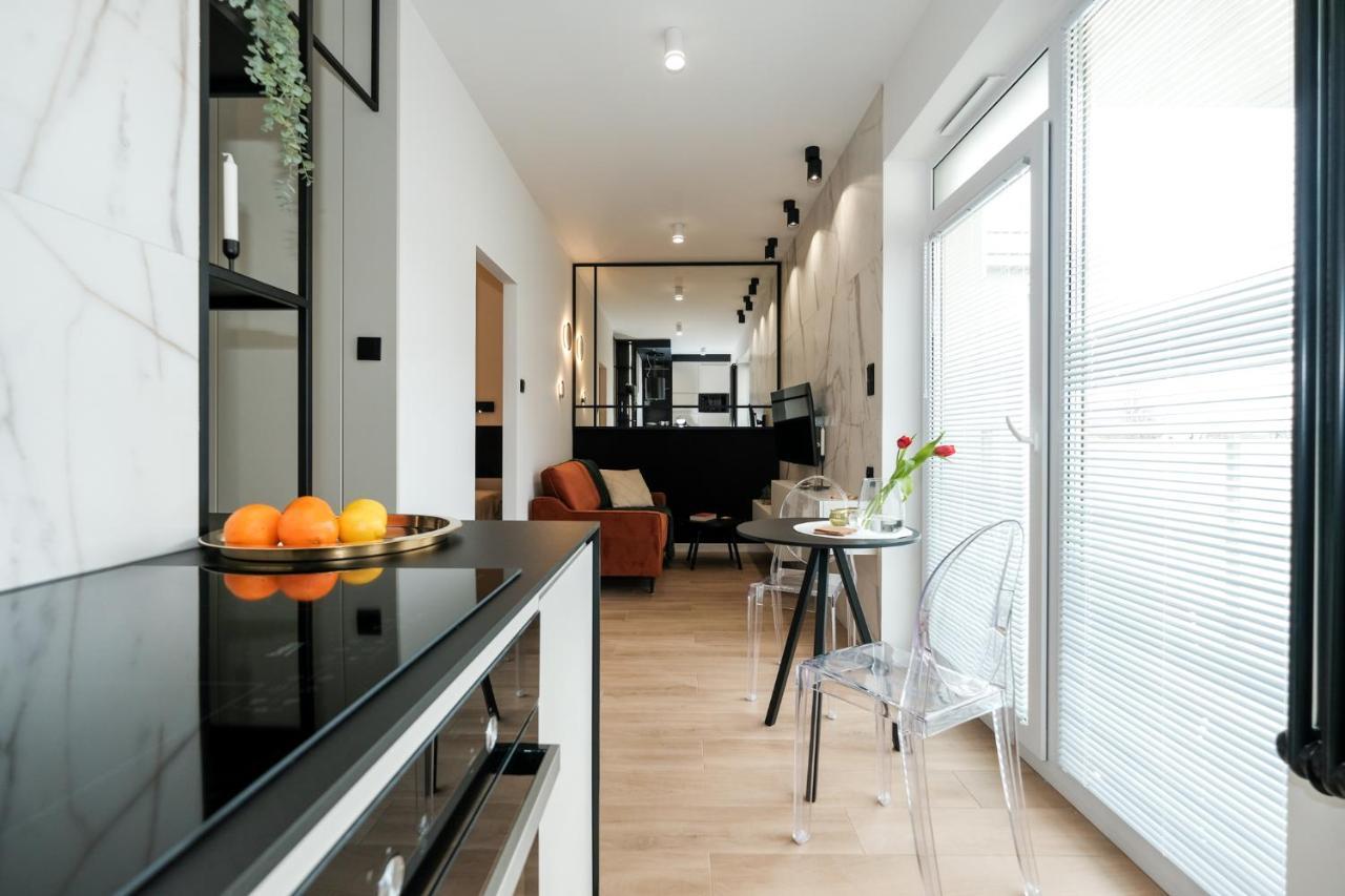 City Mood Apartamenty Lodz Fabryczna 450M Wszystko Nowe Екстериор снимка