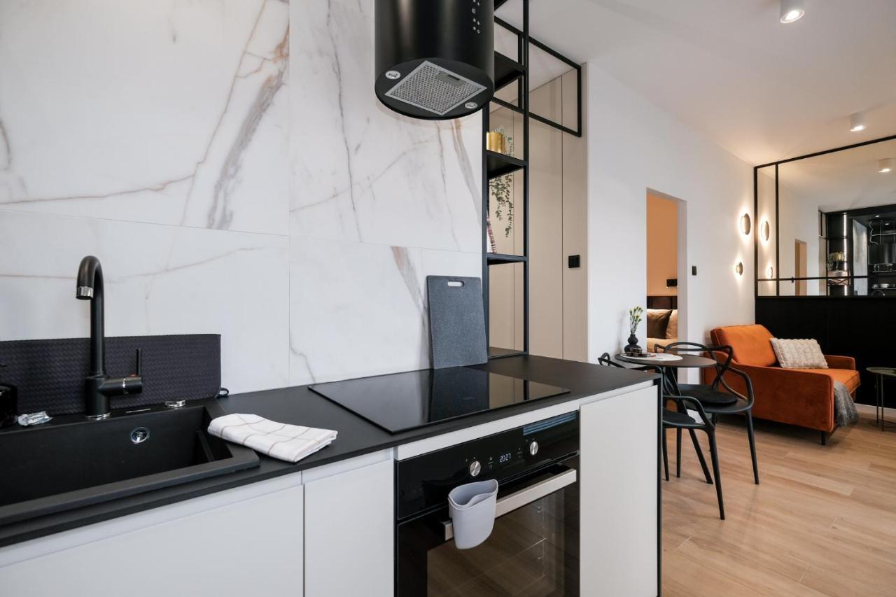 City Mood Apartamenty Lodz Fabryczna 450M Wszystko Nowe Екстериор снимка